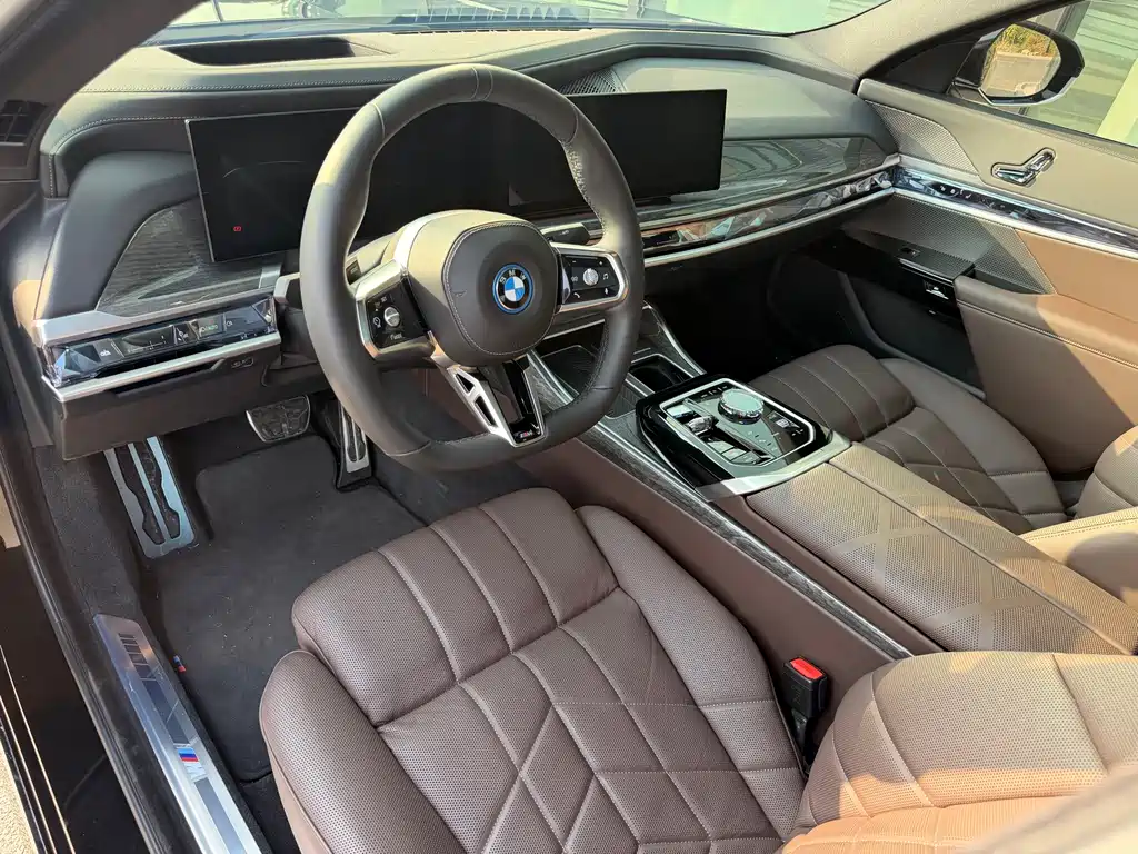 BMW i7 — миниатюра 6