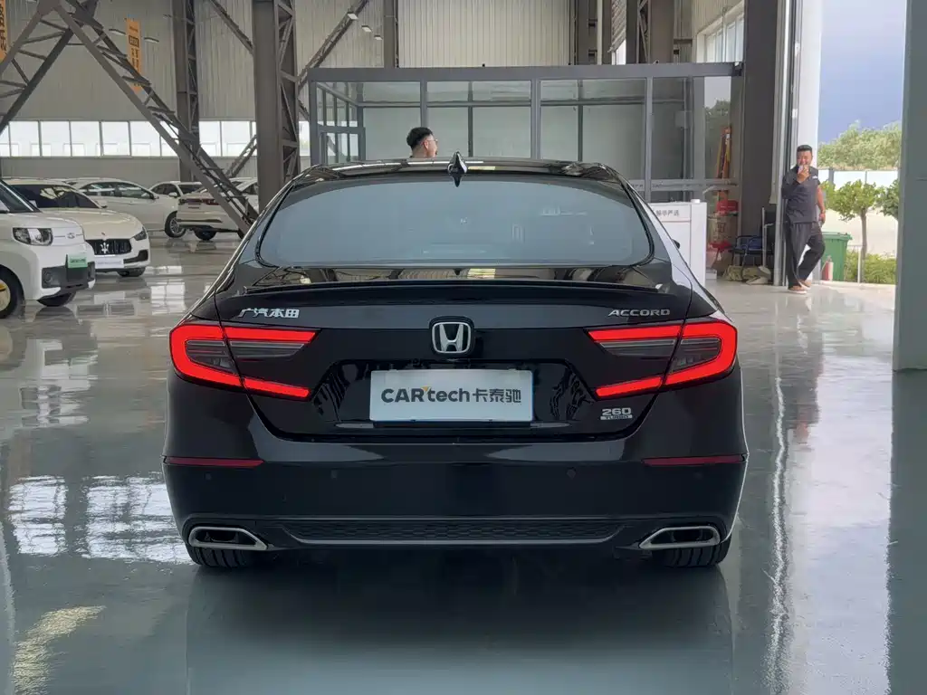 Honda Accord — миниатюра 8