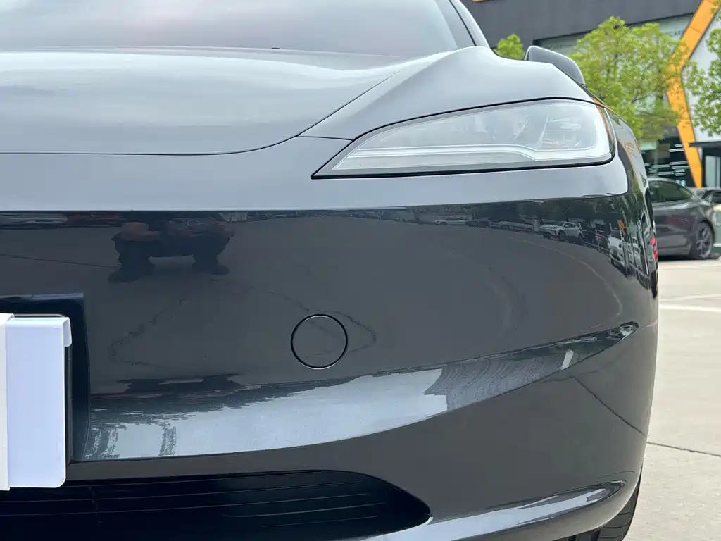 Tesla Model 3 — миниатюра 5