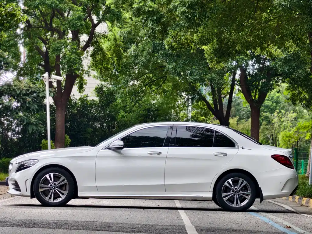 Mercedes-Benz C-Class — миниатюра 3