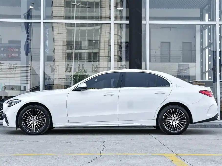Mercedes-Benz C-Class — миниатюра 2