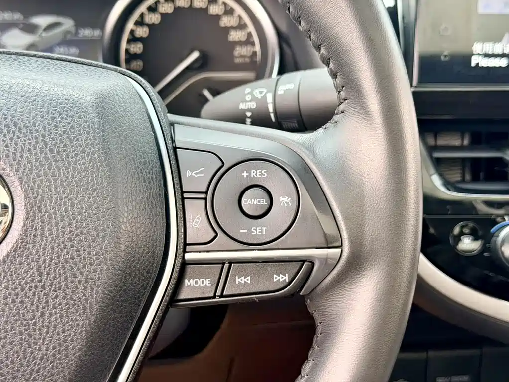 Toyota Camry — миниатюра 14