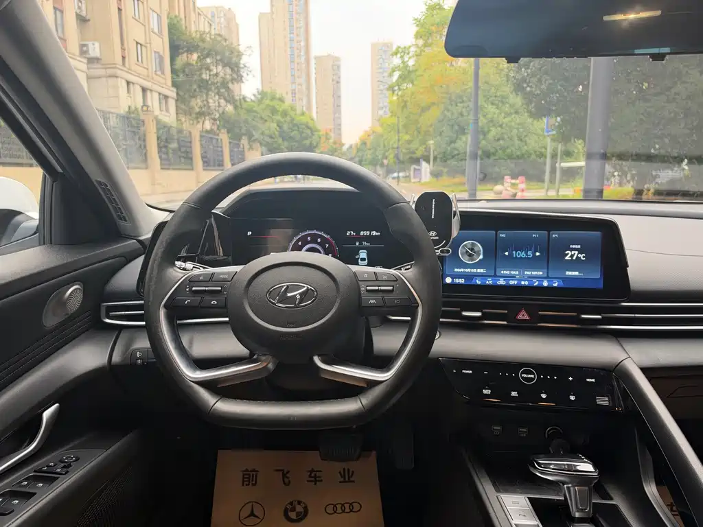 Hyundai Elantra — миниатюра 4