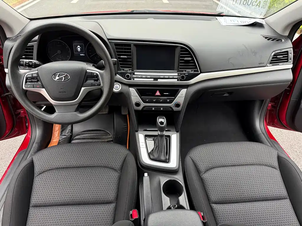 Hyundai Elantra — миниатюра 15