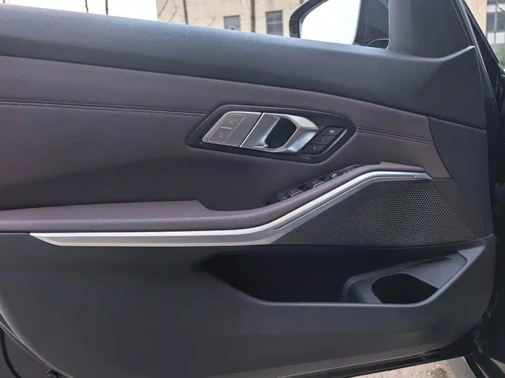 BMW 3 Series — миниатюра 6