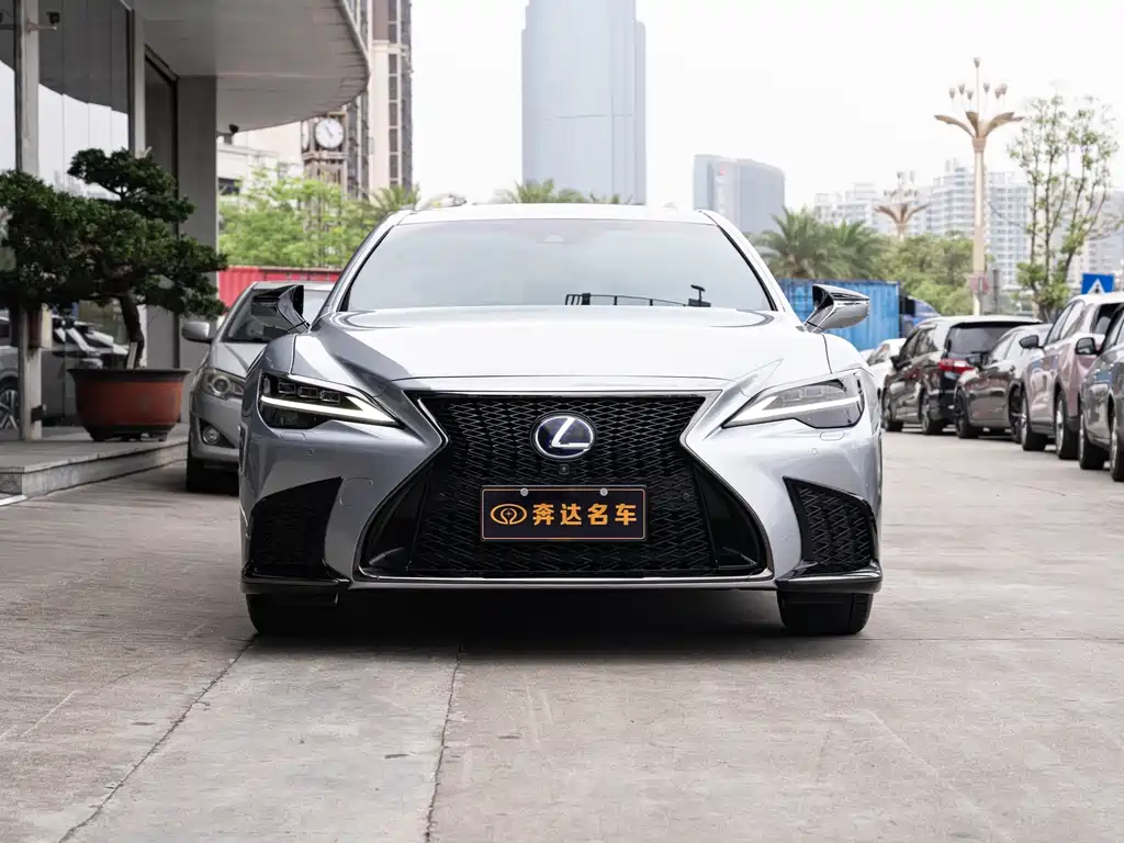 Lexus LS — миниатюра 2