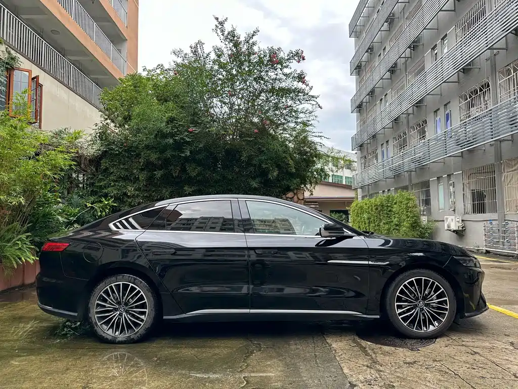 BYD Han — миниатюра 7