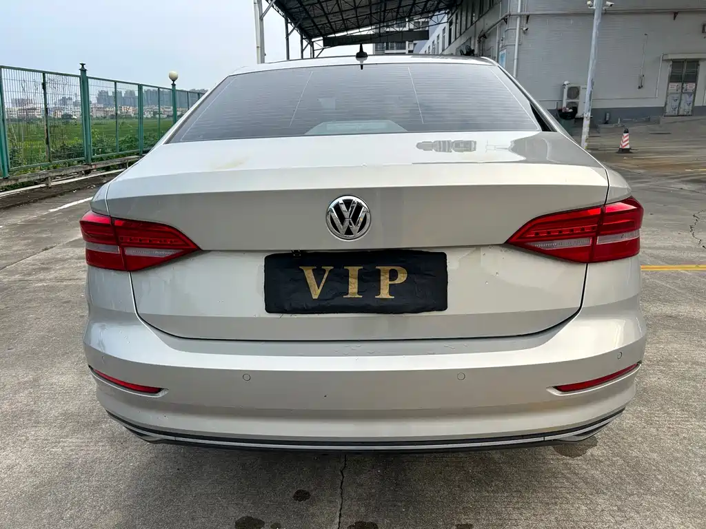 Volkswagen Lavida — миниатюра 7