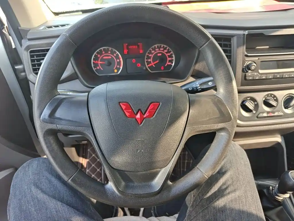 Wuling Hongguang V — миниатюра 11