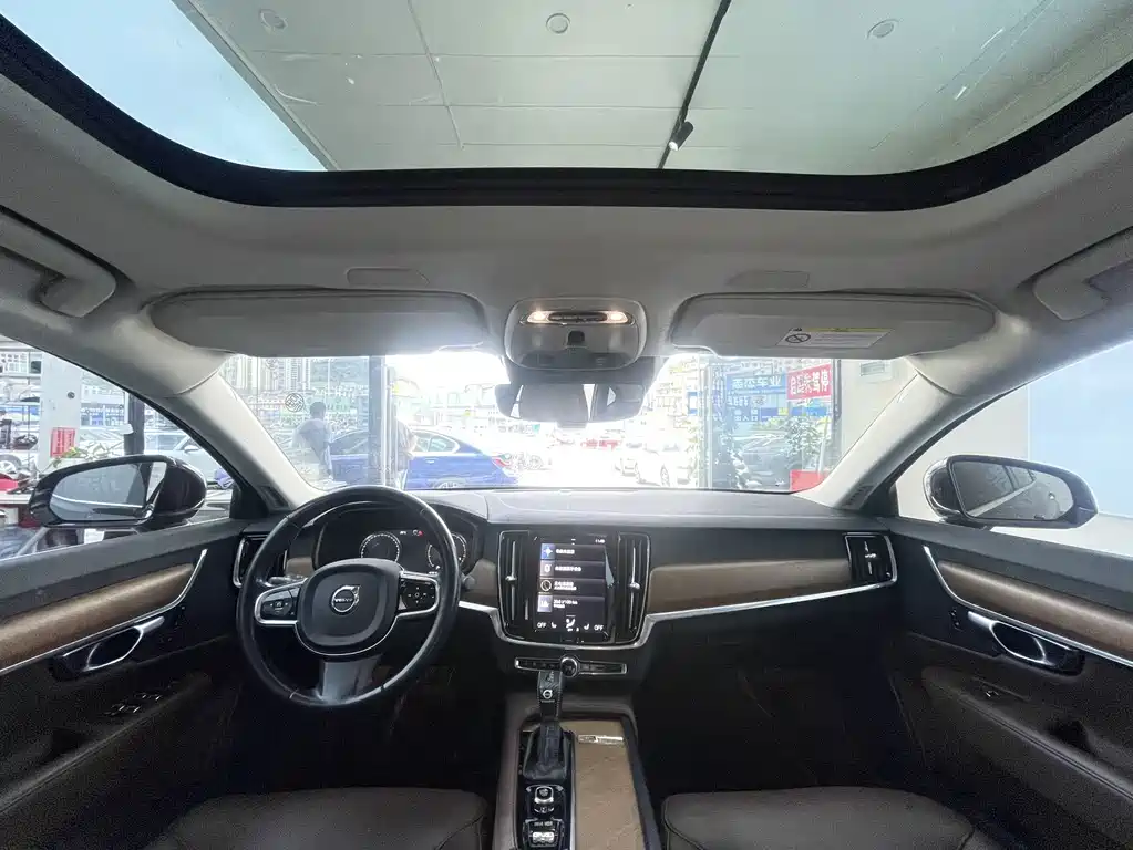 Volvo S90 — миниатюра 8