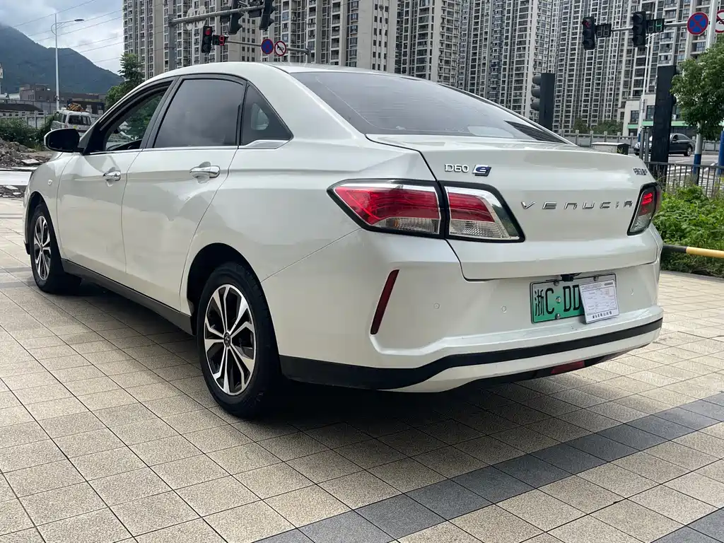 Venucia D60 EV — миниатюра 8