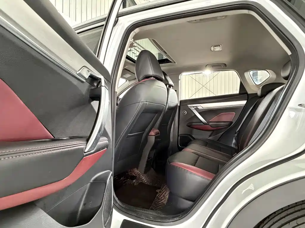 Geely Binyue — миниатюра 16