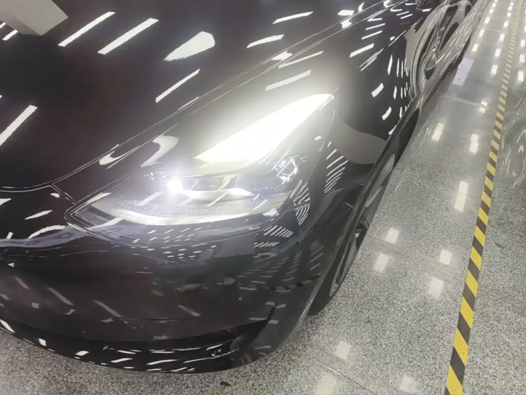 Tesla Model 3 — миниатюра 24