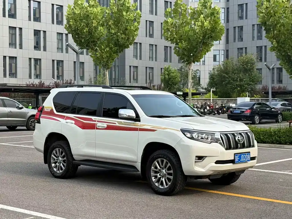 TOYOTA PRADO