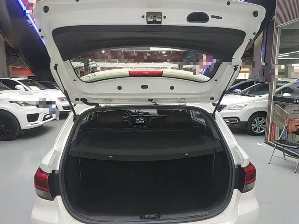 Kia KX Cross — миниатюра 19