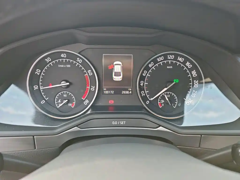 Skoda Superb — миниатюра 12