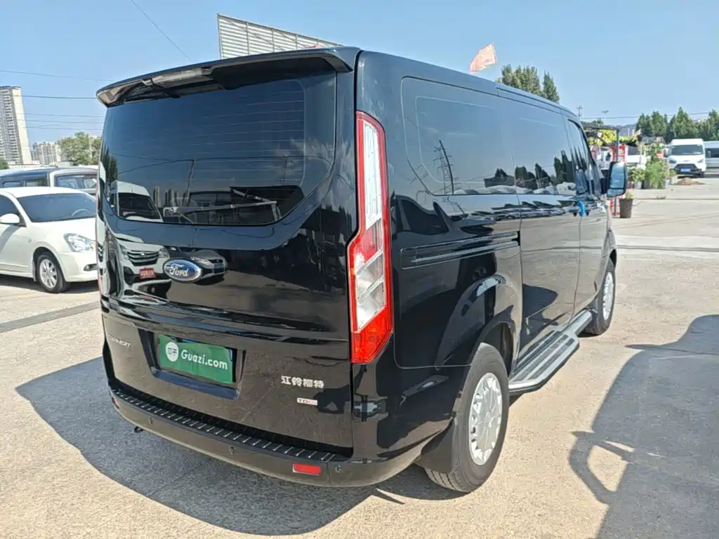 Ford Transit — миниатюра 7