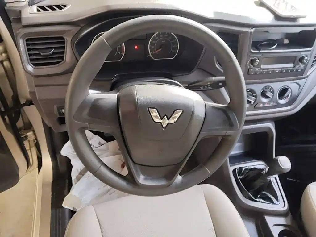 Wuling Hongguang V — миниатюра 11