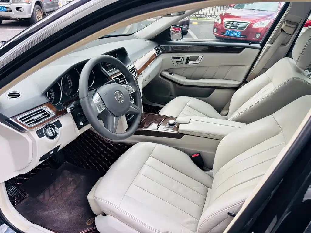 Mercedes-Benz E-Class — миниатюра 6