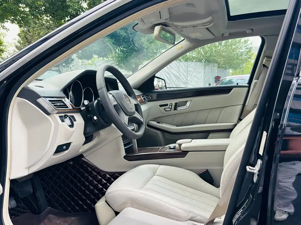 Mercedes-Benz E-Class — миниатюра 4