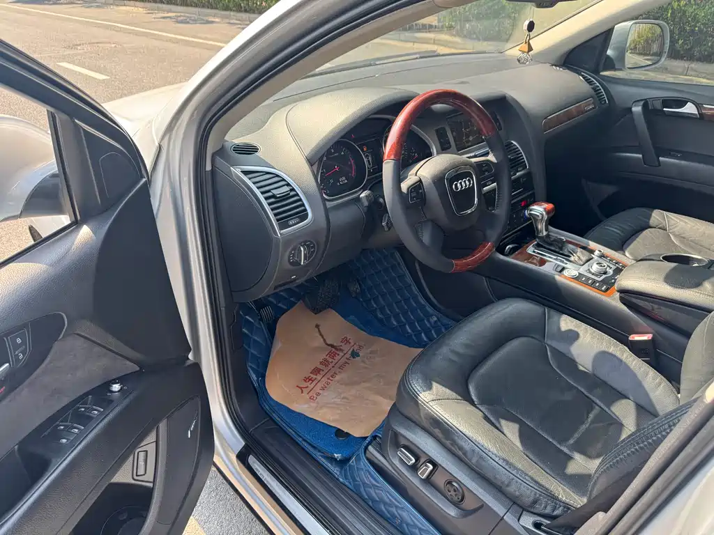 Audi Q7 — миниатюра 7