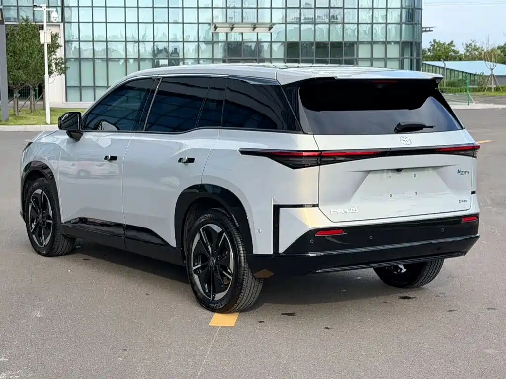 Toyota bZ3X — миниатюра 4
