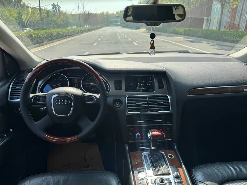 Audi Q7 — миниатюра 13