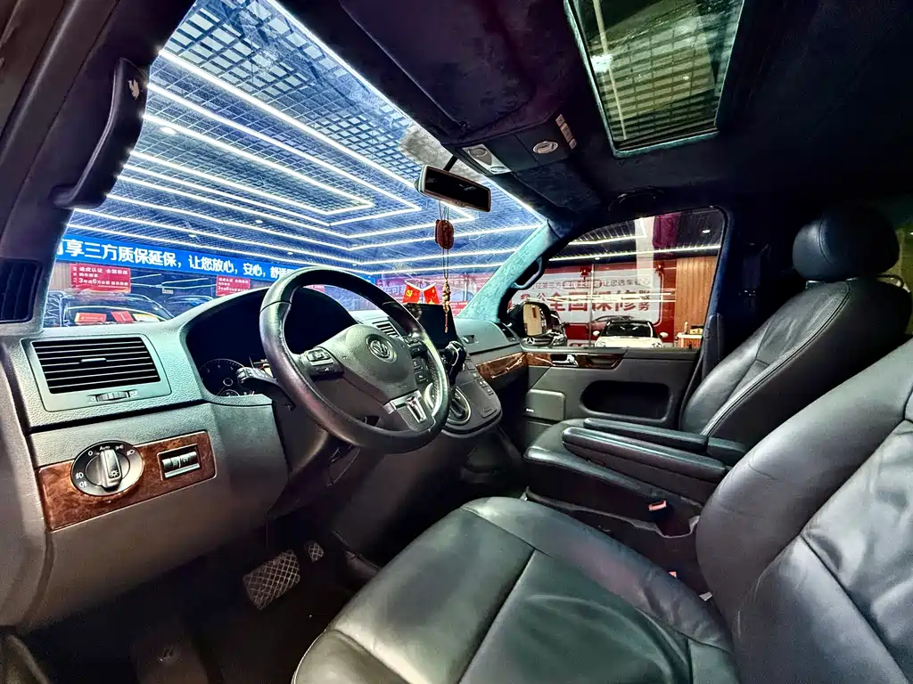 Volkswagen Multivan — миниатюра 8