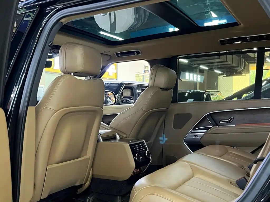 Land Rover Range Rover — миниатюра 6