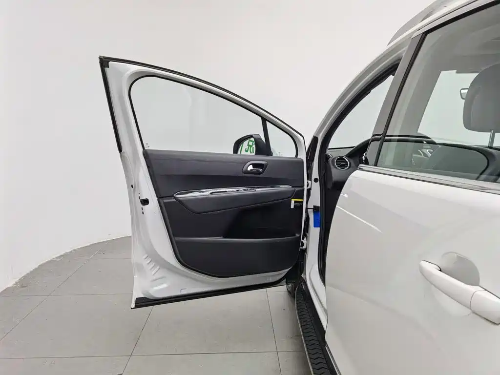 Peugeot 3008 2015 2.0L AT