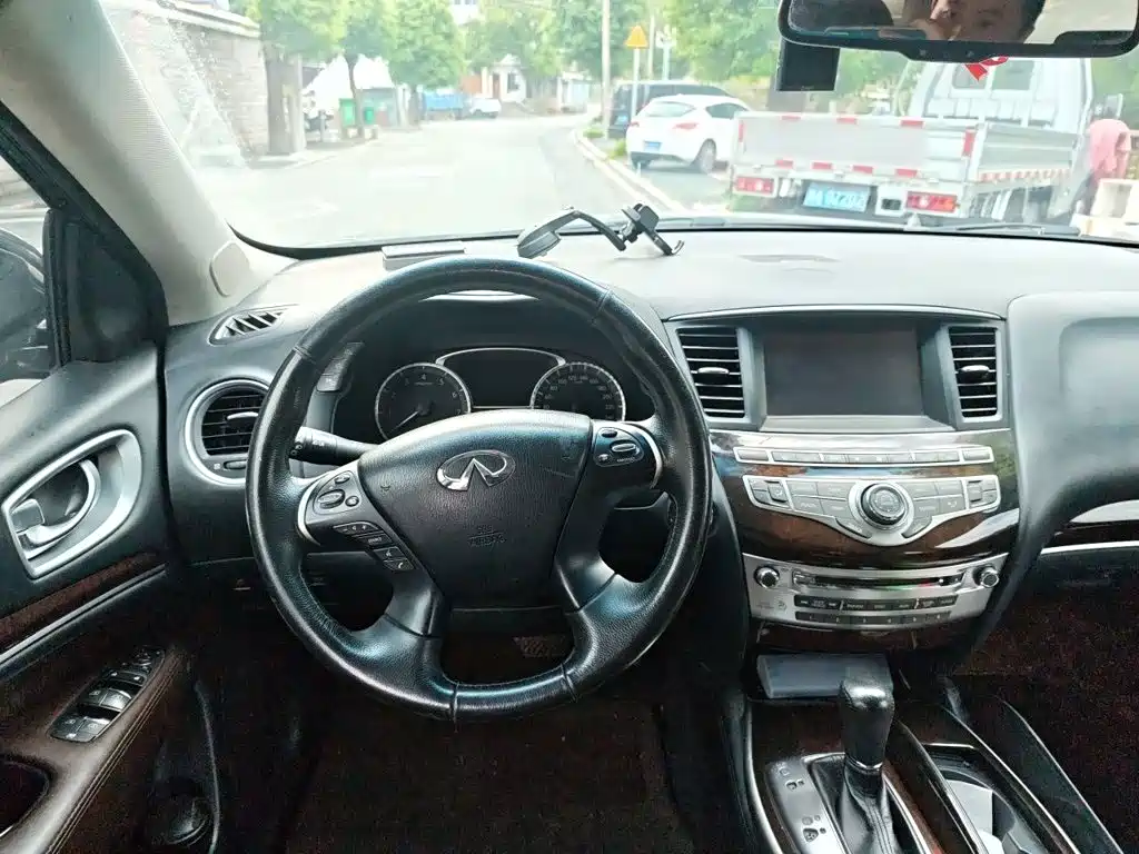 Infiniti QX60 (Import) — миниатюра 3
