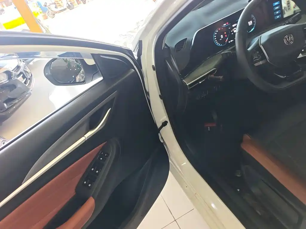 Changan Eado — миниатюра 16
