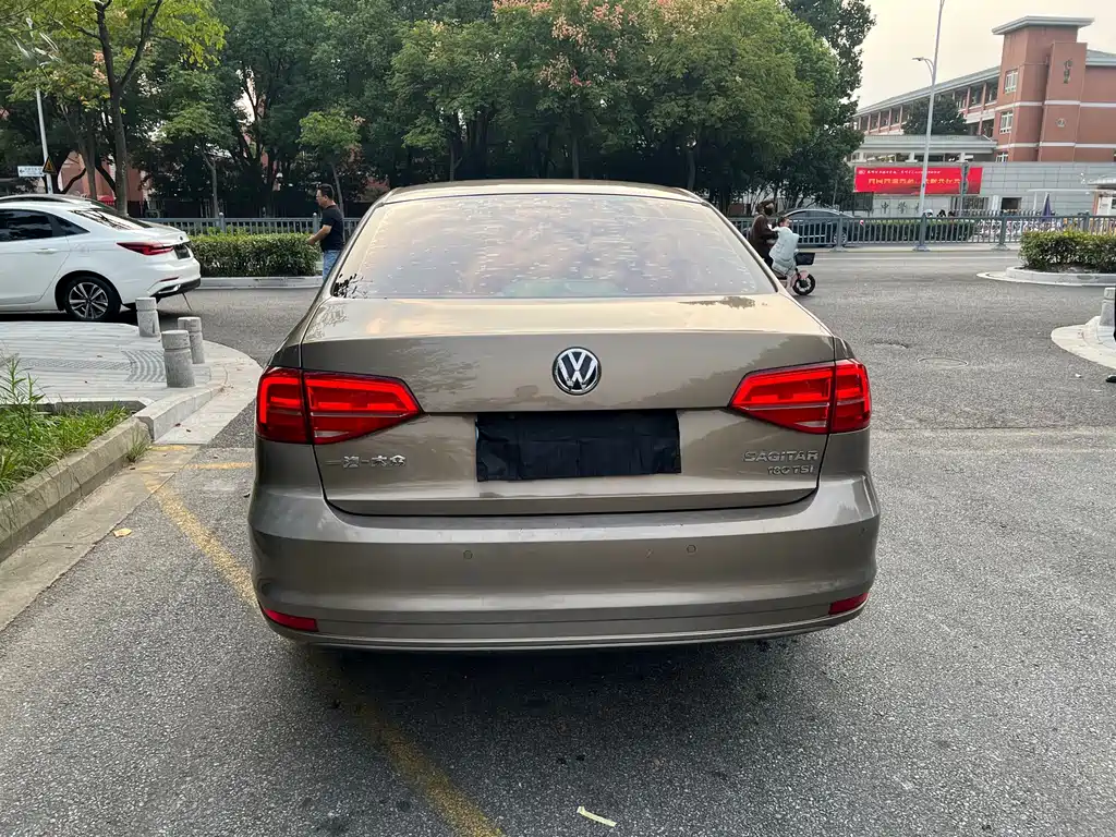 Volkswagen Sagitar — миниатюра 6