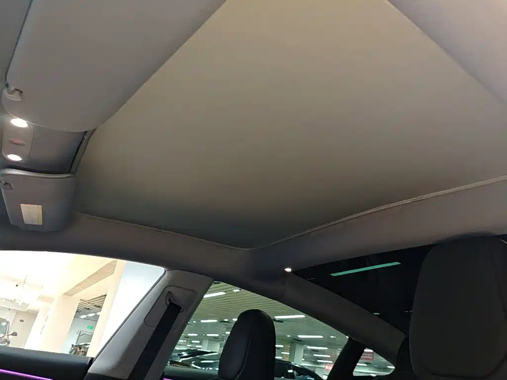 Tesla Model 3 — миниатюра 18