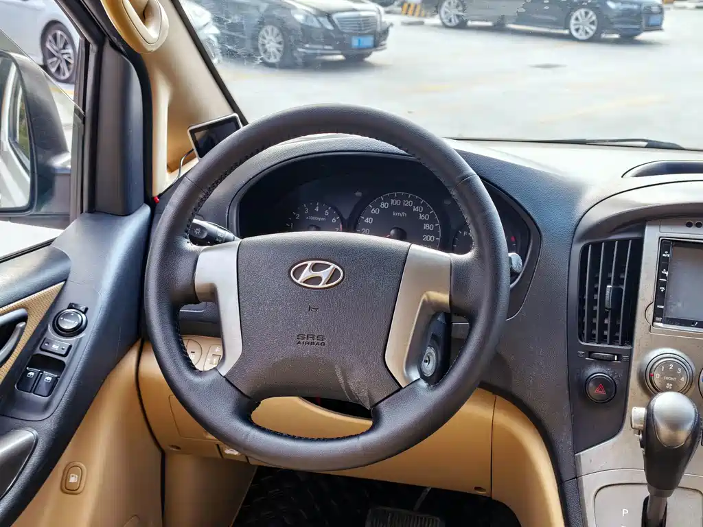 Hyundai H-1 — миниатюра 8