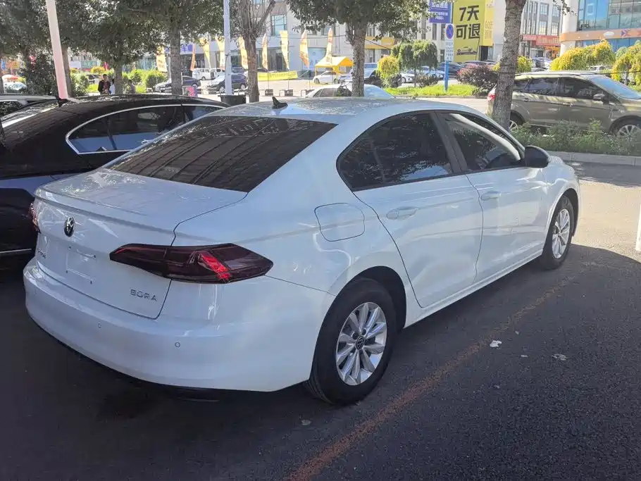 Volkswagen Bora — миниатюра 3