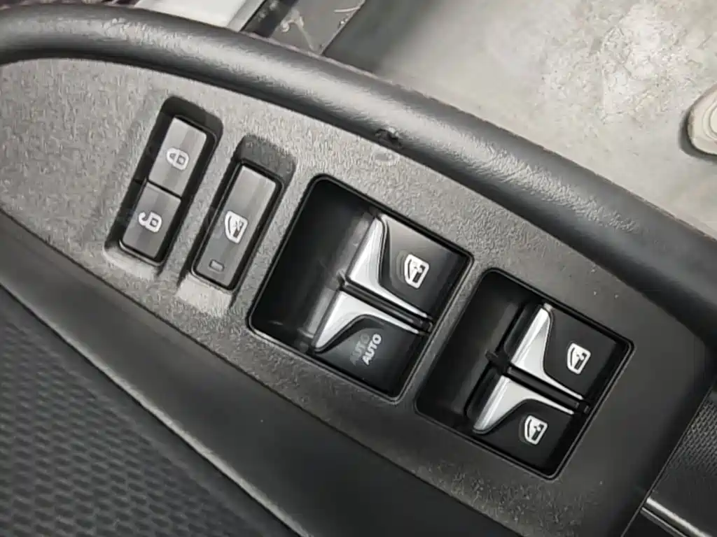 Changan UNI-T — миниатюра 12