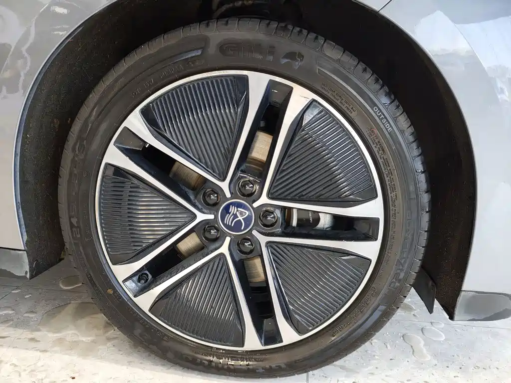 BYD Han — миниатюра 16