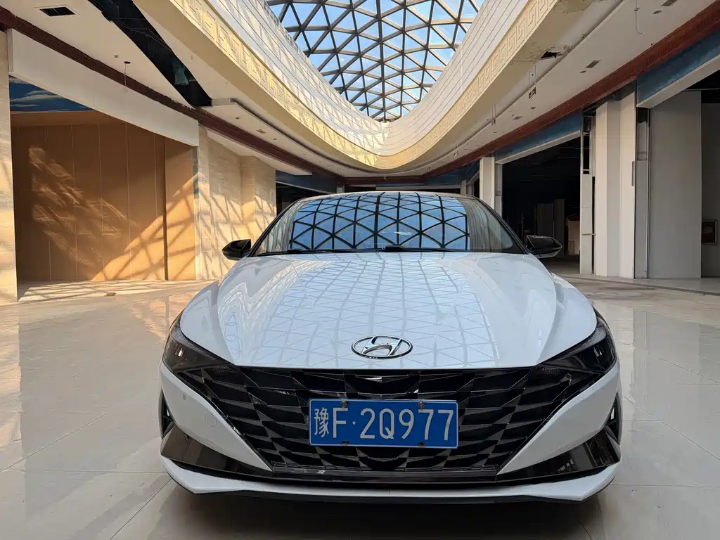 Hyundai Elantra — миниатюра 2