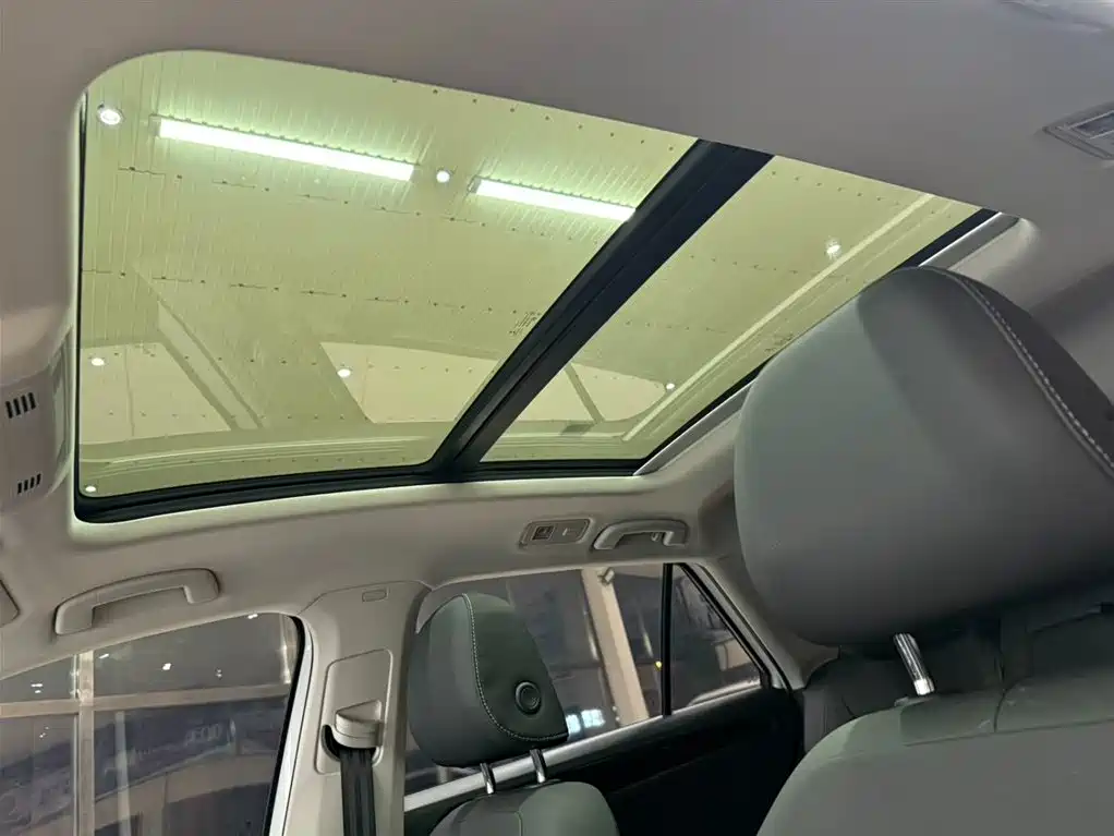 VOLKSWAGEN T ROC EXPLORING SONGS