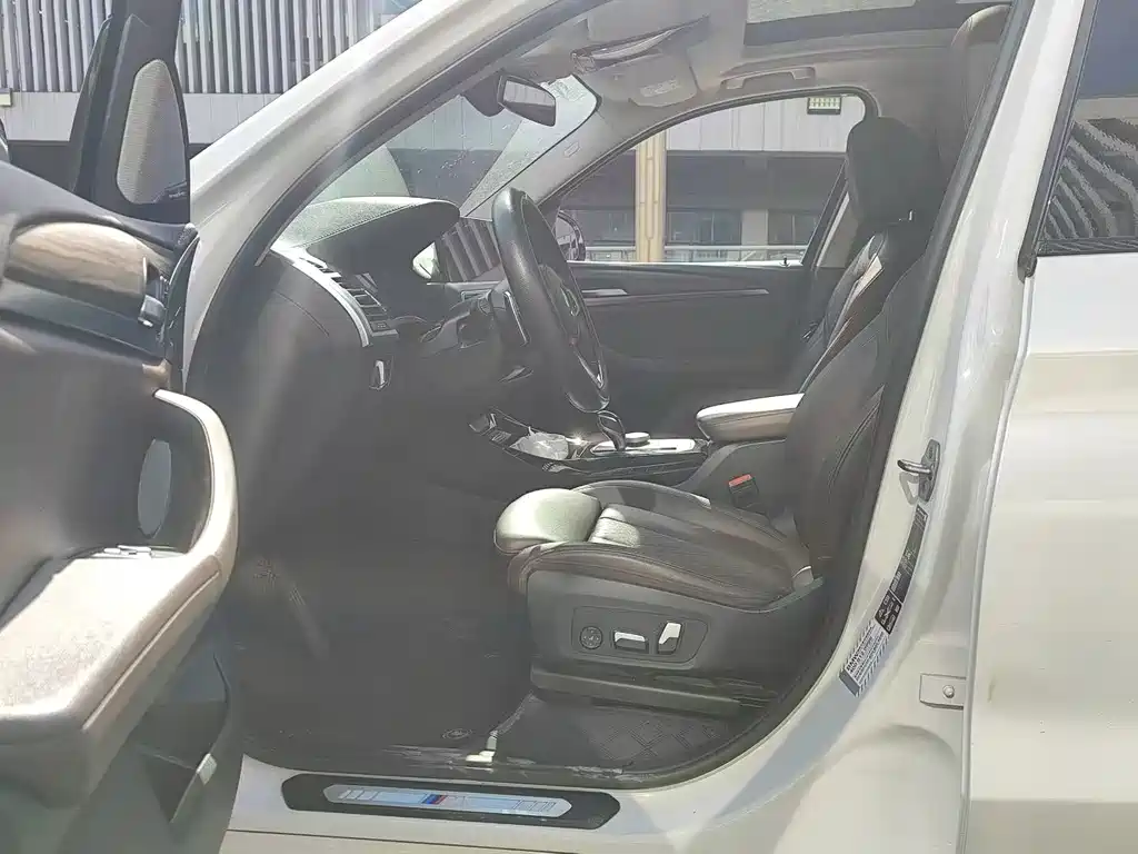 BMW X3 — миниатюра 5
