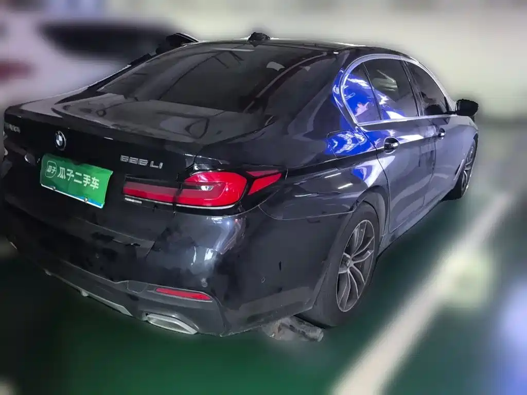 BMW 5 Series — миниатюра 4