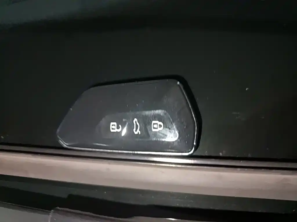 Volkswagen ID.4 X — миниатюра 9