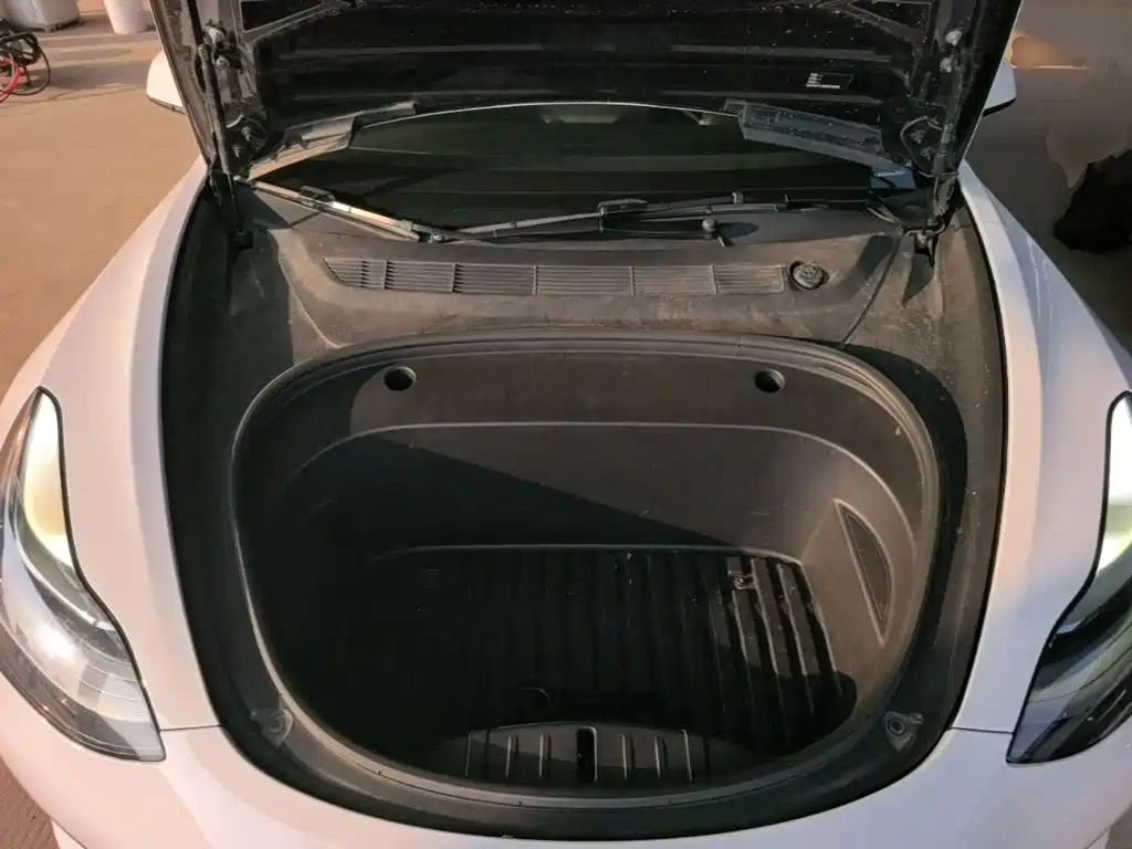 Tesla Model 3 — миниатюра 20