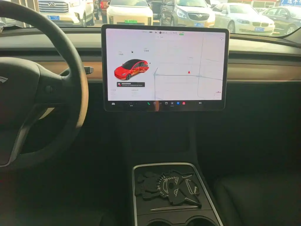 Tesla Model 3 — миниатюра 13