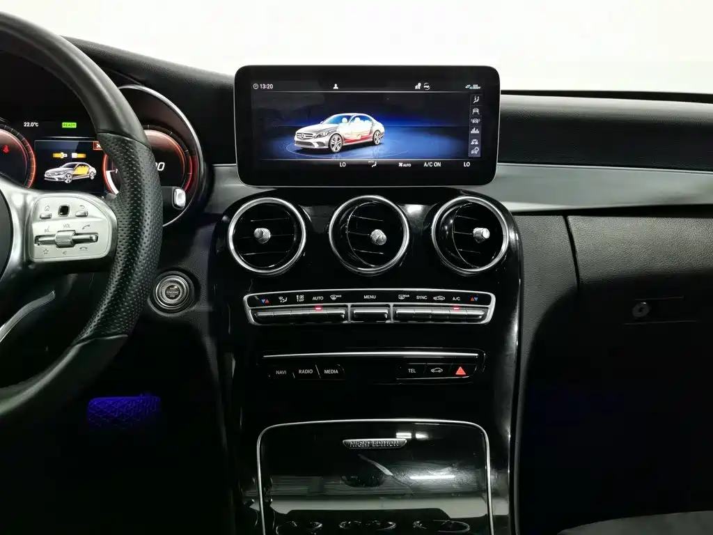 Mercedes-Benz C-Class — миниатюра 12