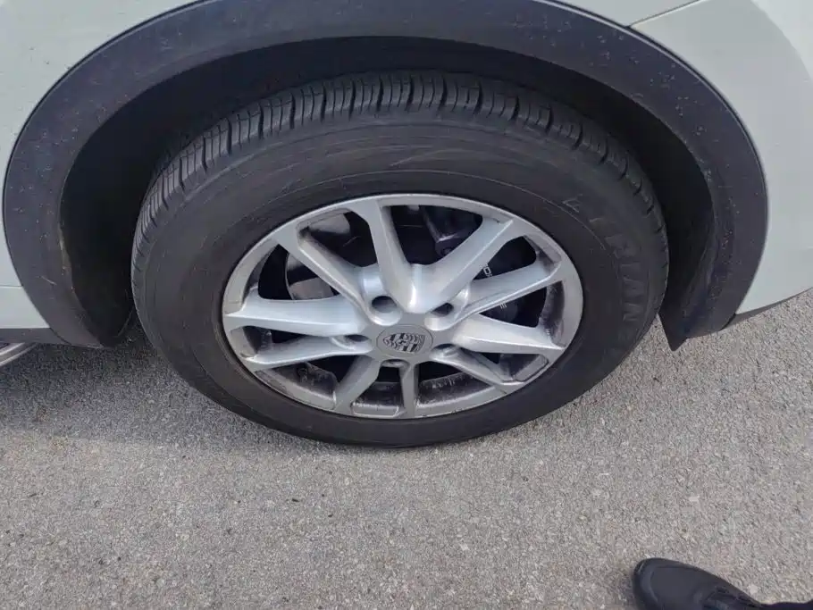 Porsche Cayenne — миниатюра 6