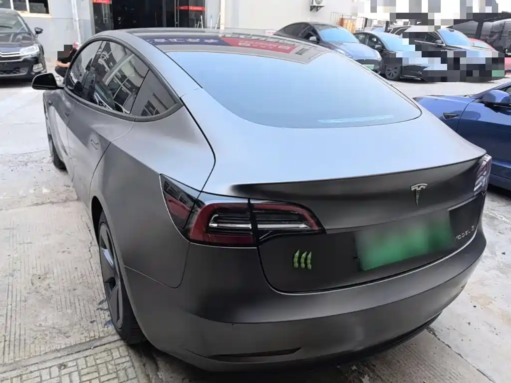 Tesla Model 3 — миниатюра 5