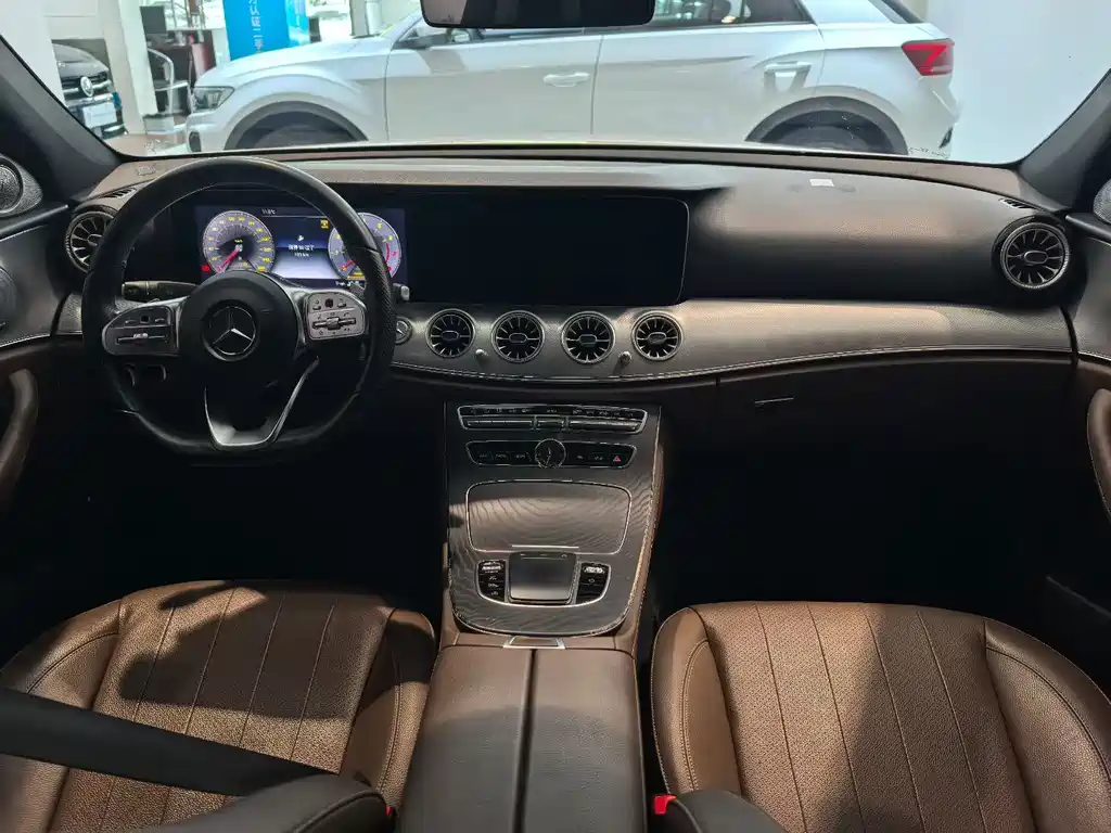 Mercedes-Benz E-Class (Import) — миниатюра 8