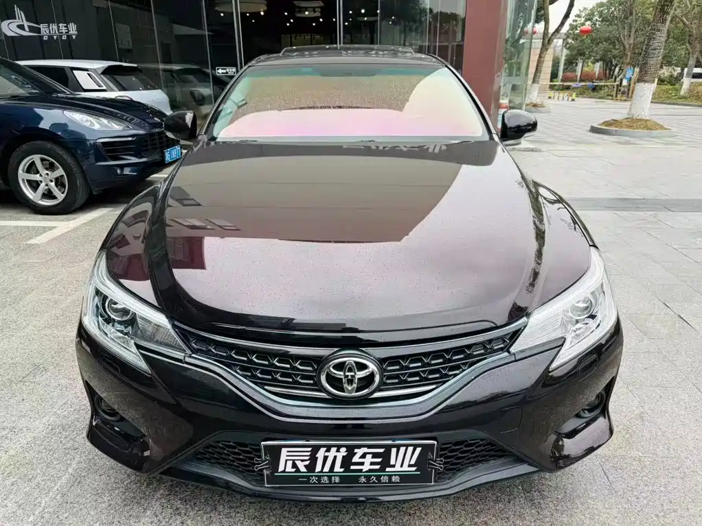 Toyota Reiz — миниатюра 3